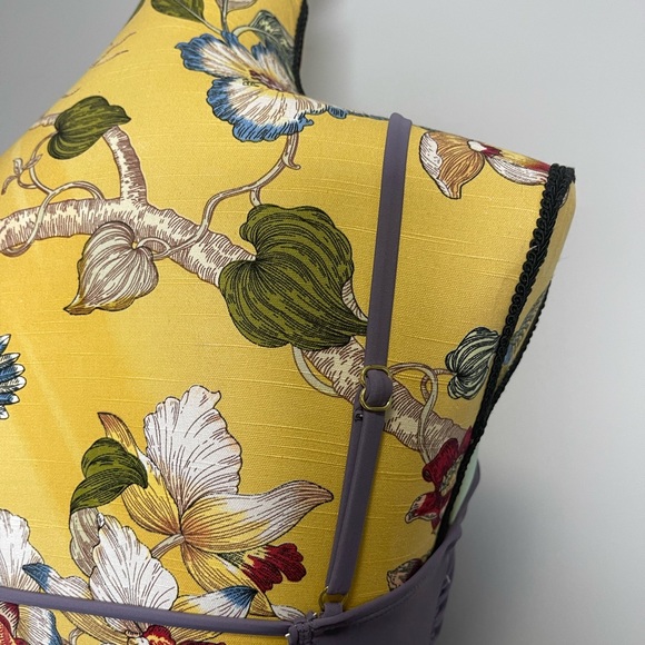 Clothes Mentor One Piece Lavender Swimsuit Size Small - Picture 6 of 6